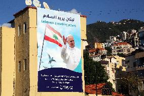 Cheering Crowds For Pope Leo XIV - Beirut