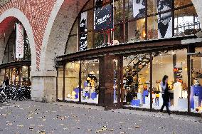 Illustration - Passages Of Paris