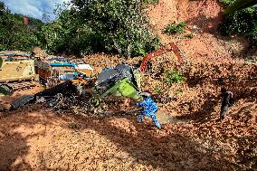 Indonesia Floods Death Toll Passes 600