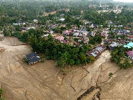 Indonesia Floods Death Toll Passes 600