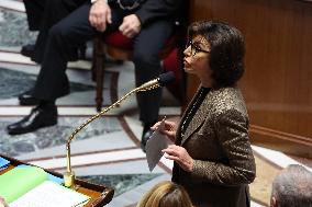 Questions To The Government - Paris