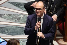 Questions To The Government - Paris