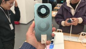 HUAWEI MATE80 SMARTPHONE