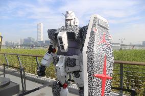 NIKE AIR JORDAN x Bandai Gundam Co-branded Robot Model