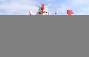 Pizzahut x Bandai Gundam Co-branded Robot Model