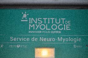 Stephanie Rist visits the Institute of Myology - Paris