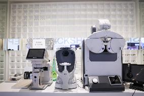 Opening of the discount eyeglasses shop Blacksheep - Paris AJ