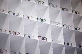 Opening of the discount eyeglasses shop Blacksheep - Paris AJ