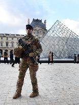 Security Measures At Louvre Museum - Paris