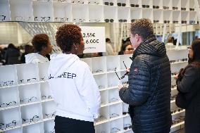 Opening of the discount eyeglasses shop Blacksheep - Paris AJ