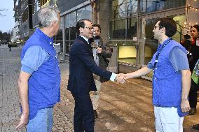 PRINCE DANIEL VISITS TRANSPLANTATION CLINIC