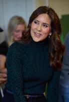 QUEEN MARY VISITS YOUTH SHELTER