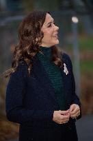 QUEEN MARY VISITS YOUTH SHELTER