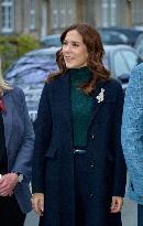 QUEEN MARY VISITS YOUTH SHELTER