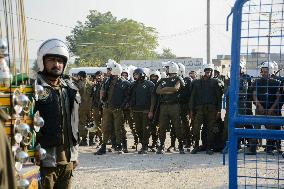 Khan Supporters Protest Outside Rawalpindi Jail - Pakistan