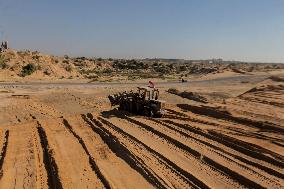 Egypt Opens Major Gaza Relief Camp