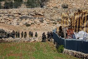 Israeli Forces Demolish Hebron Factory - Palestine