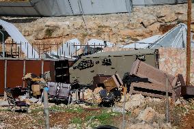 Israeli Forces Demolish Hebron Factory - Palestine