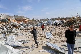 Israeli Forces Demolish Hebron Factory - Palestine