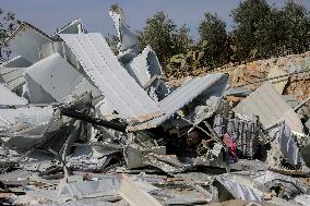 Israeli Forces Demolish Hebron Factory - Palestine
