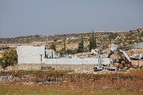 Israeli Forces Demolish Hebron Factory - Palestine