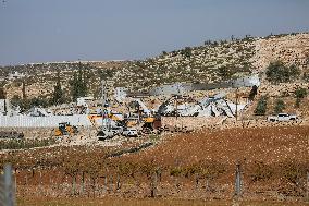 Israeli Forces Demolish Hebron Factory - Palestine