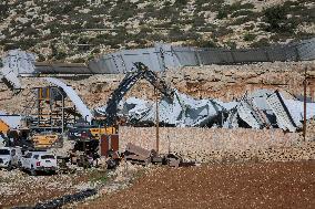 Israeli Forces Demolish Hebron Factory - Palestine
