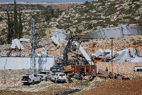 Israeli Forces Demolish Hebron Factory - Palestine
