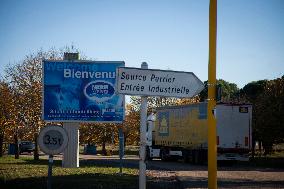 Millions of Perrier Bottles Blocked After New Contamination Incidents - Vergeze