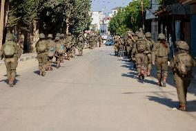Israeli Forces Detain Qalqilya Palestinian - West Bank