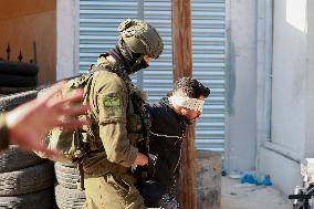 Israeli Forces Detain Qalqilya Palestinian - West Bank
