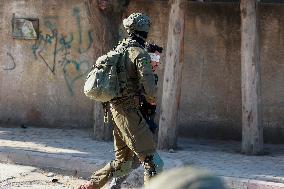 Israeli Forces Detain Qalqilya Palestinian - West Bank