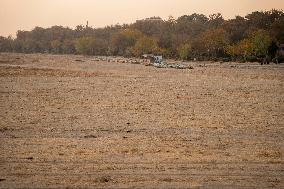 Zayanderud Riverbed Dries Up - Iran