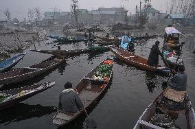Floating Vegetable Market - Srinagar