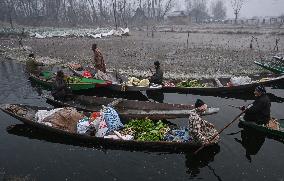 Floating Vegetable Market - Srinagar