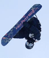 Snowboard: Hirano wins Snow League halfpipe
