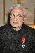 Frank Gehry knighted with the French Legion of Honor - Paris