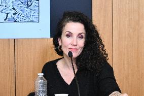 The illustrator Coco Signs Her New Book - Paris