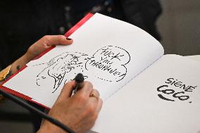 The illustrator Coco Signs Her New Book - Paris