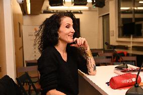 The illustrator Coco Signs Her New Book - Paris