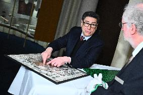 NOBEL CHAIRS ARE SIGNED BY THE PRIZE WINNERS