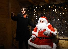 Christmas Market At Paris City Hall - Paris