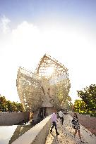 FRANCE, PARIS (75) 16TH DISTRICT, FONDATION LOUIS VUITTON, BY THE ARCHITECT FRANK GERHY IN 2014, LOCATED IN BOIS DE BOULGNE AND