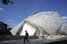 FRANCE, PARIS (75) 16TH DISTRICT, FONDATION LOUIS VUITTON, BY THE ARCHITECT FRANK GERHY IN 2014, LOCATED IN BOIS DE BOULGNE AND