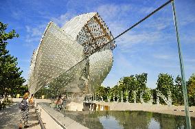FRANCE, PARIS (75) 16TH DISTRICT, FONDATION LOUIS VUITTON, BY THE ARCHITECT FRANK GERHY IN 2014, LOCATED IN BOIS DE BOULGNE AND
