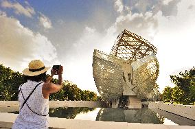 FRANCE, PARIS (75) 16TH DISTRICT, FONDATION LOUIS VUITTON, BY THE ARCHITECT FRANK GERHY IN 2014, LOCATED IN BOIS DE BOULGNE AND