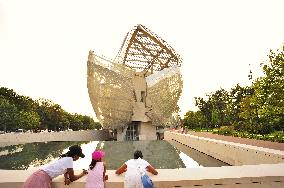 FRANCE, PARIS (75) 16TH DISTRICT, FONDATION LOUIS VUITTON, BY THE ARCHITECT FRANK GERHY IN 2014, LOCATED IN BOIS DE BOULGNE AND