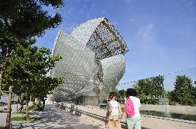 FRANCE, PARIS (75) 16TH DISTRICT, FONDATION LOUIS VUITTON, BY THE ARCHITECT FRANK GERHY IN 2014, LOCATED IN BOIS DE BOULGNE AND