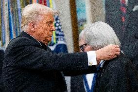 President Donald Trump Awards 2025 Kennedy Center Honorees With Medallions