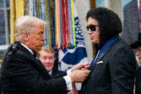 President Donald Trump Awards 2025 Kennedy Center Honorees With Medallions